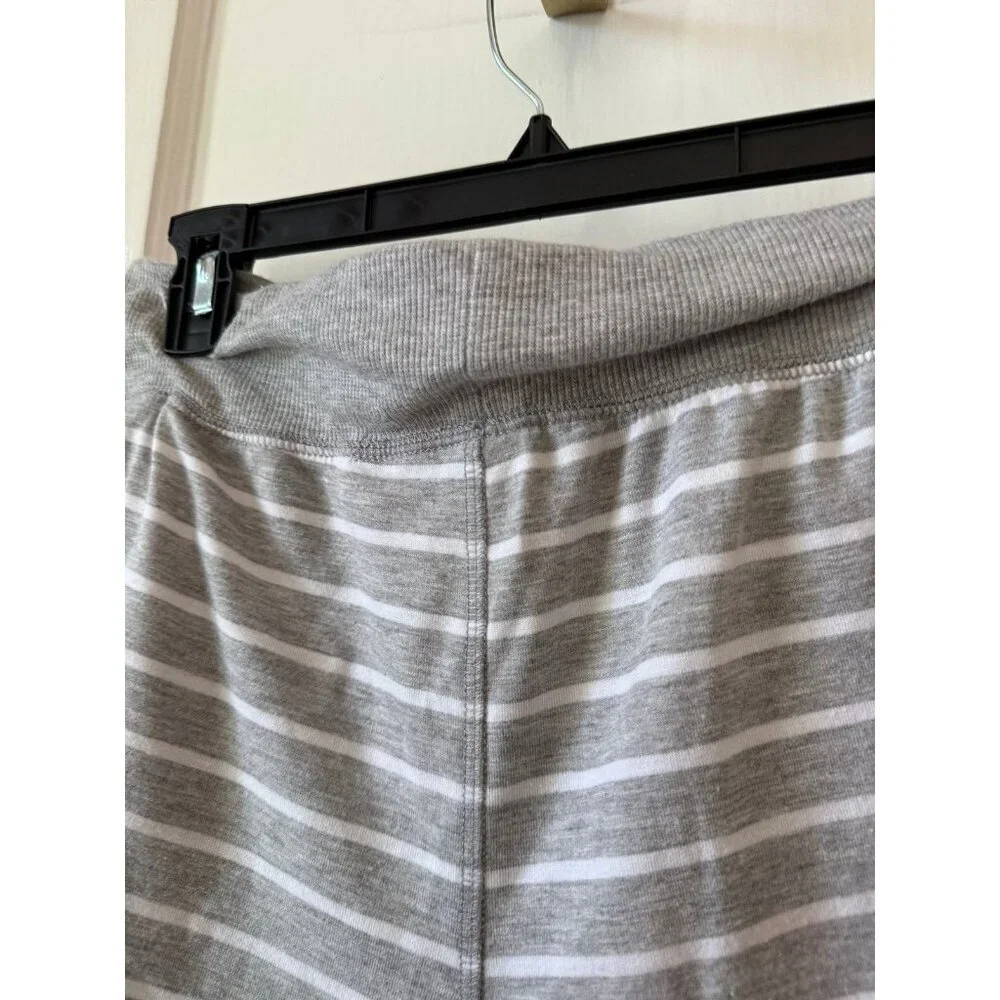 Athletic works women’s size 8/10 gray & white shorts - Picture 6 of 7